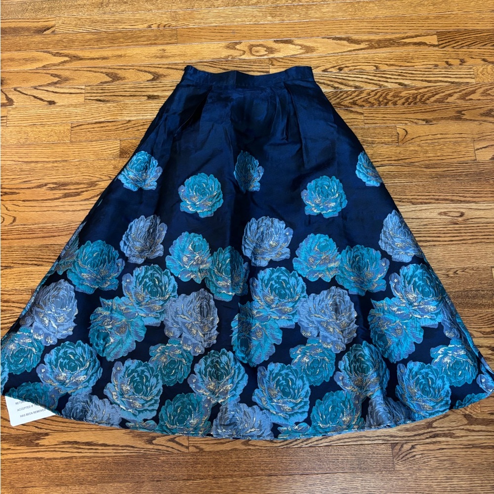 Chicwish Midnight Blue Peony Jacquard Flare Maxi skirt size Medium - New